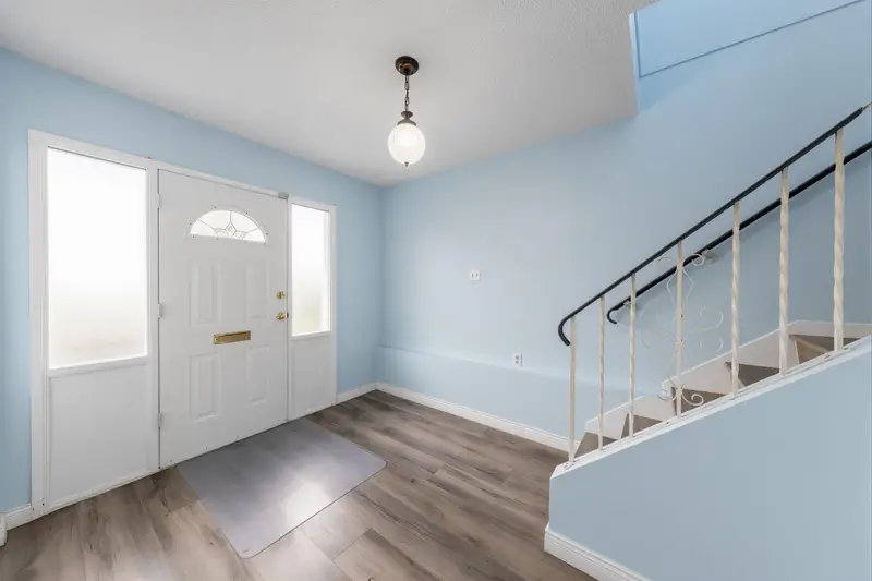 3206 ADANAC STREET - photo 4 of 25