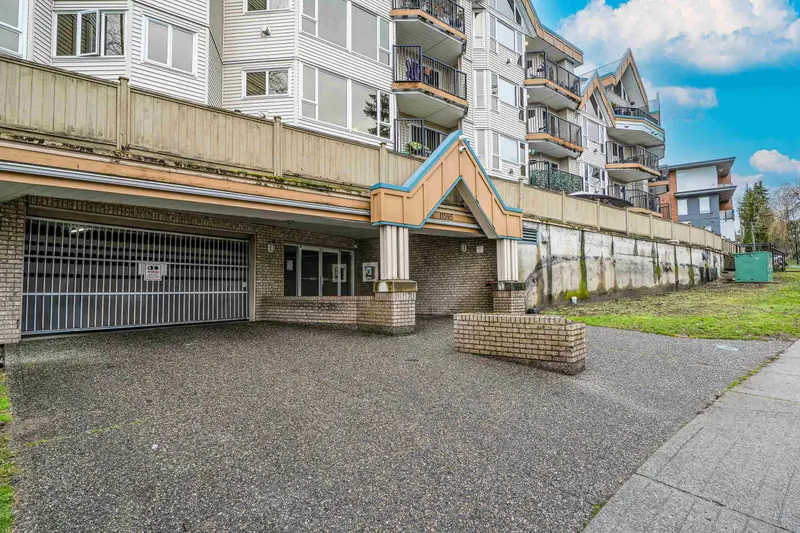 205 11595 FRASER STREET - photo 3 of 25