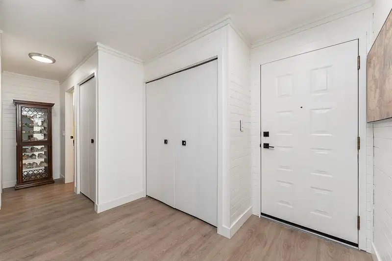 202 1520 VIDAL STREET - photo 4 of 32