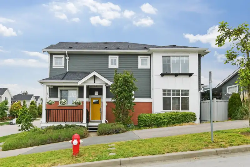 16455 22 AVENUE - photo 1 of 38