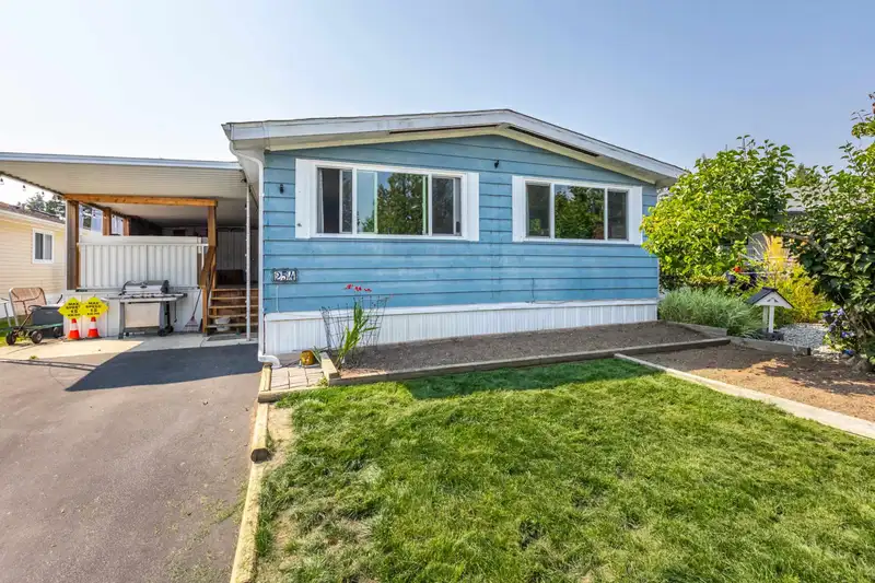 254 1840 160 STREET - photo 2 of 40