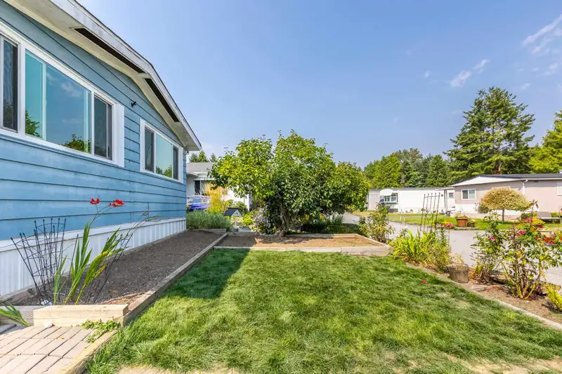 254 1840 160 STREET - photo 4 of 40