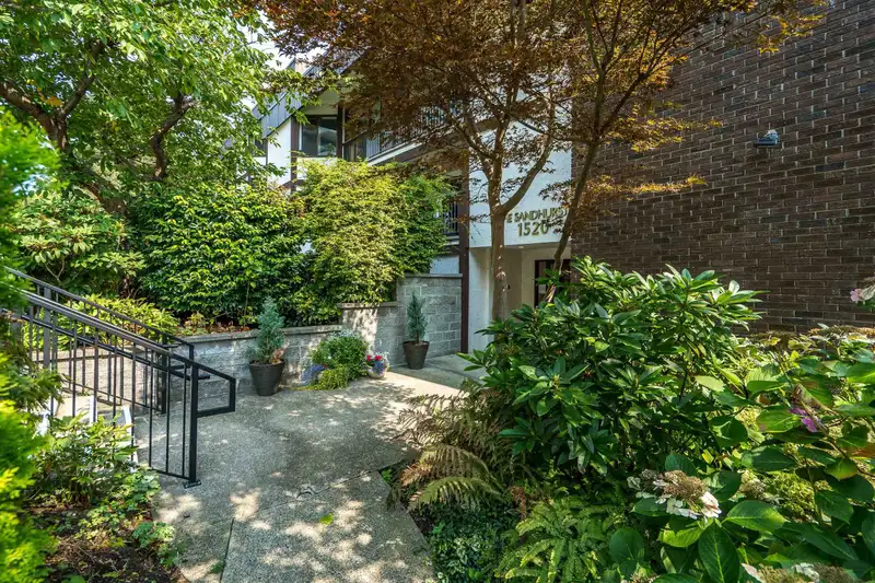 105 1520 VIDAL STREET - photo 4 of 40