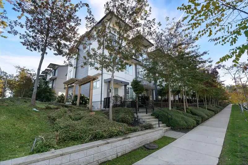 14 15030 28 AVENUE - photo 2 of 34
