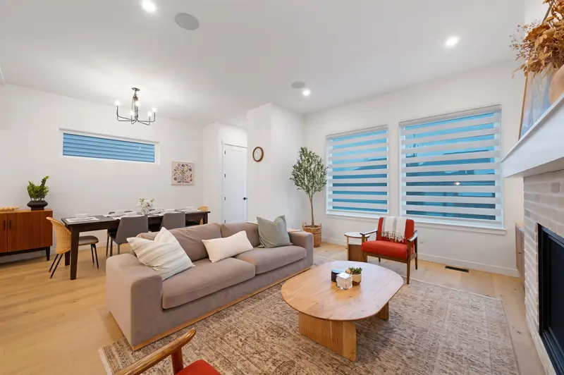 19623 75 AVENUE - photo 3 of 25