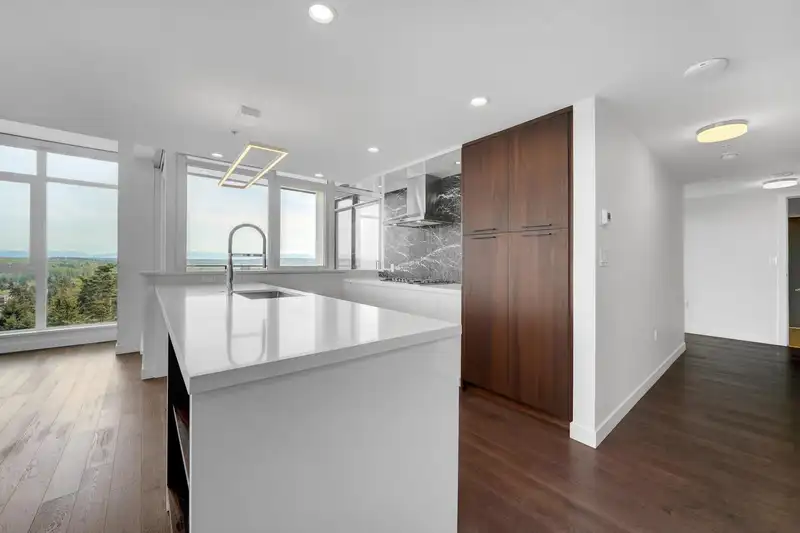 909 1526 FINLAY STREET - photo 2 of 40