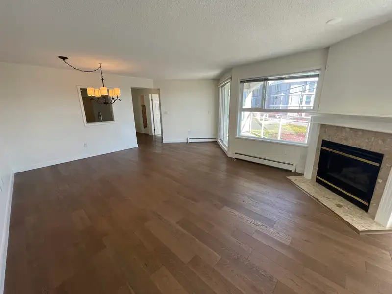 203 15367 BUENA VISTA AVENUE - photo 2 of 22