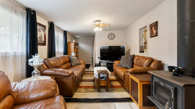 31573 LOMBARD AVENUE - photo 3 of 25