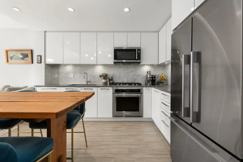 311 2651 LIBRARY LANE - photo 2 of 25