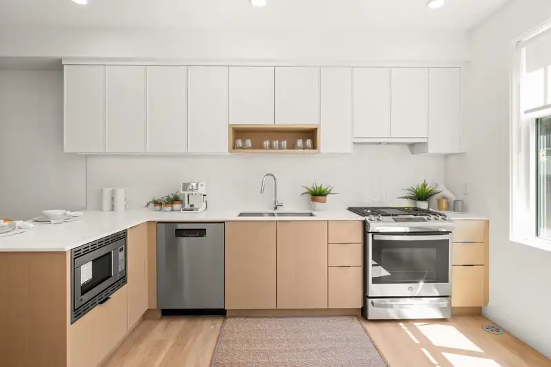 128 2350 165 STREET - photo 1 of 16