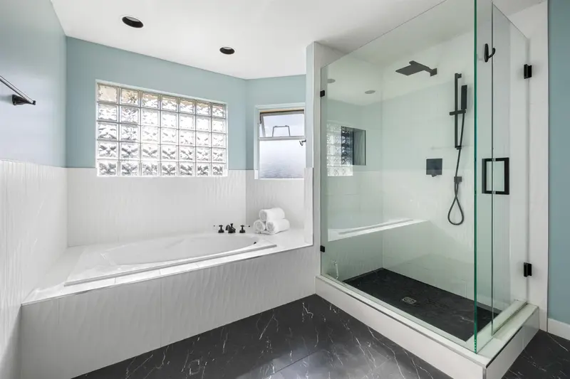 20326 92A AVENUE AVENUE - photo 4 of 25