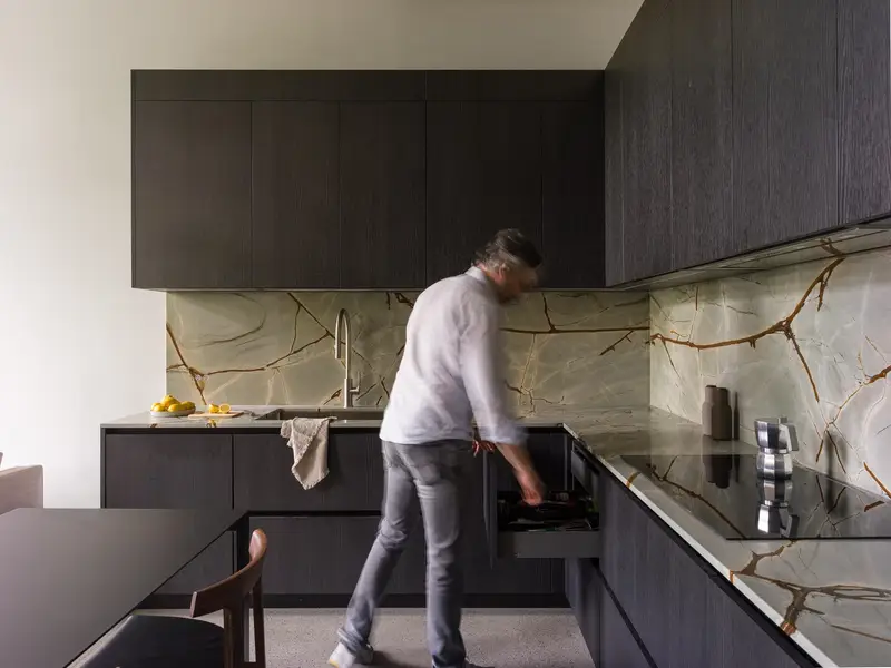 205 546 BEATTY STREET - photo 2 of 25