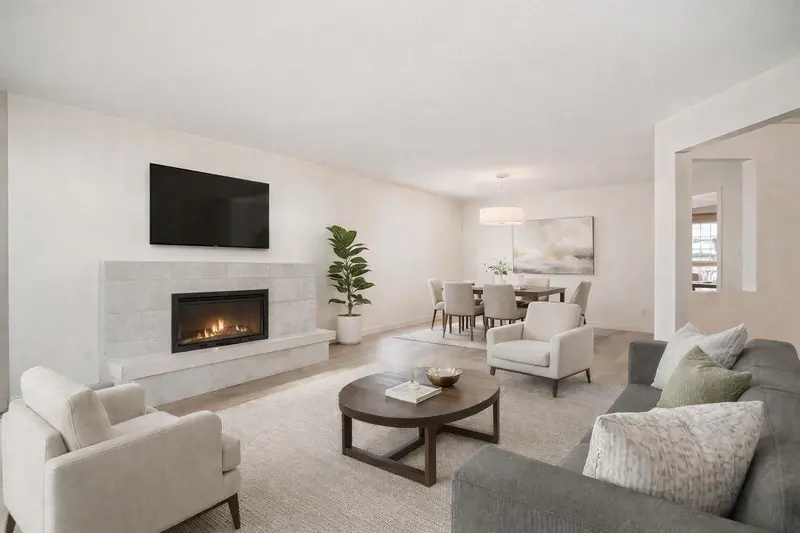 9496 160A STREET - photo 2 of 19