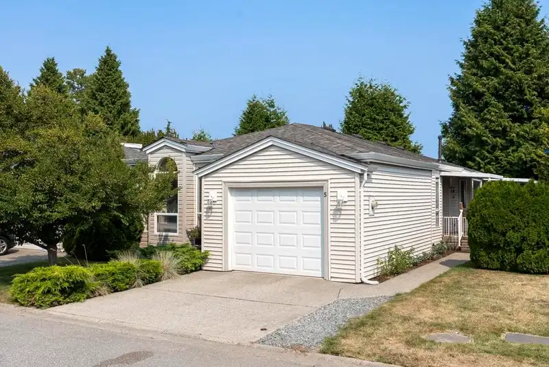 5 2345 CRANLEY DRIVE - photo 2 of 37