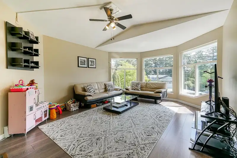 2155 156 STREET - photo 4 of 40