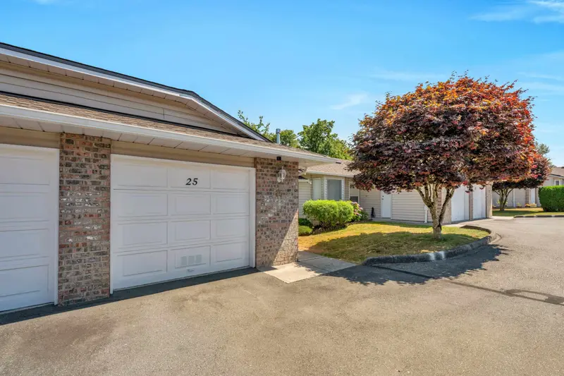 25 22308 124 AVENUE - photo 3 of 25