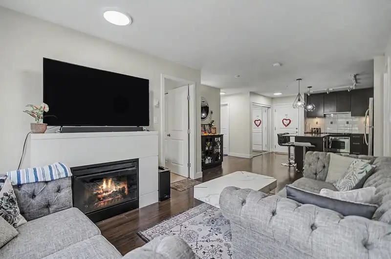 252 15850 26 AVENUE - photo 4 of 25