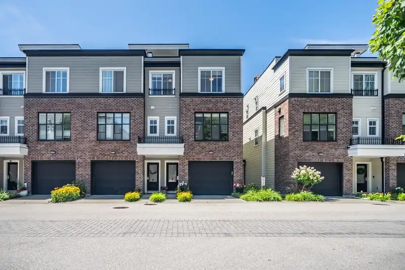 5 15588 32 AVENUE - photo 1 of 32