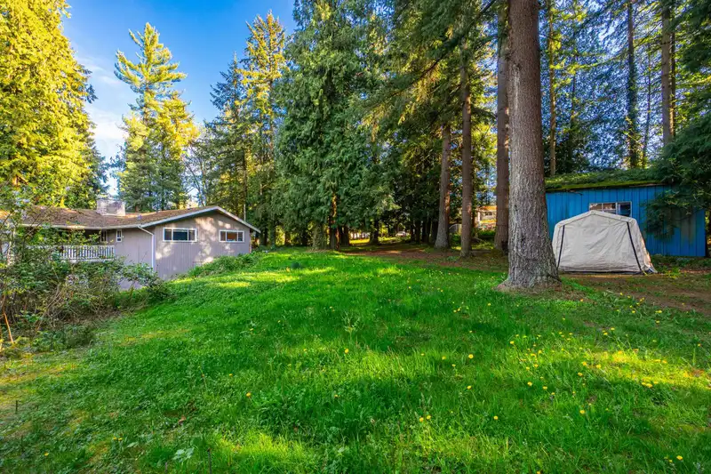 2727 176 STREET - photo 4 of 8