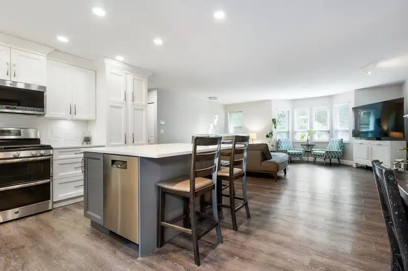 2216 152A STREET - photo 3 of 35