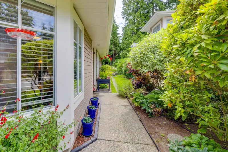80 2500 152 STREET - photo 2 of 40