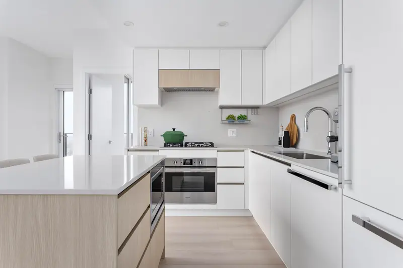 2204 13573 98A AVENUE - photo 4 of 17