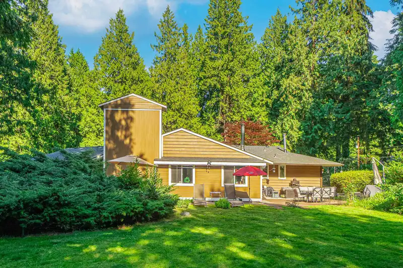 13425 WOODCREST DRIVE - photo 1 of 8