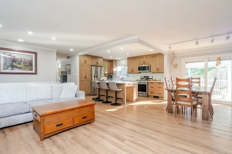 3924 205B STREET - photo 2 of 25