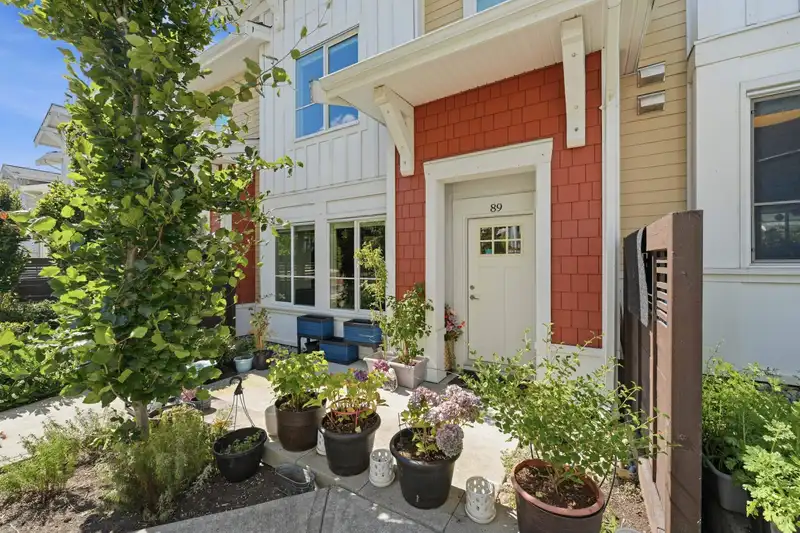 89 16561 17A STREET - photo 1 of 36