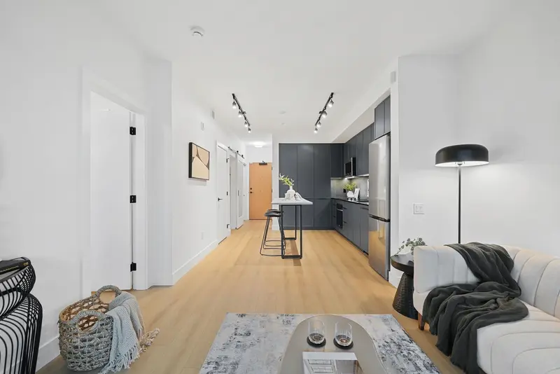 205 3055 MURRAY STREET - photo 4 of 22