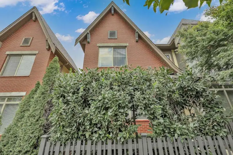 2472 164 STREET - photo 1 of 40
