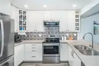 305 15241 18 AVENUE - thumbnail 4