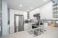 305 15241 18 AVENUE - thumbnail 5