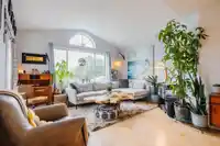 401 15991 THRIFT AVENUE - thumbnail 1