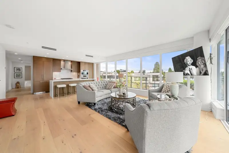 305 1439 GEORGE STREET - photo 2 of 36