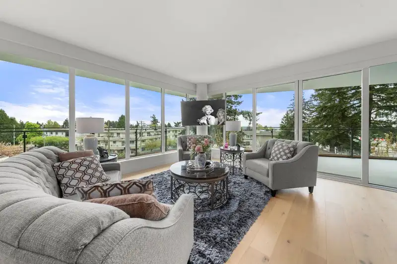 305 1439 GEORGE STREET - photo 3 of 36