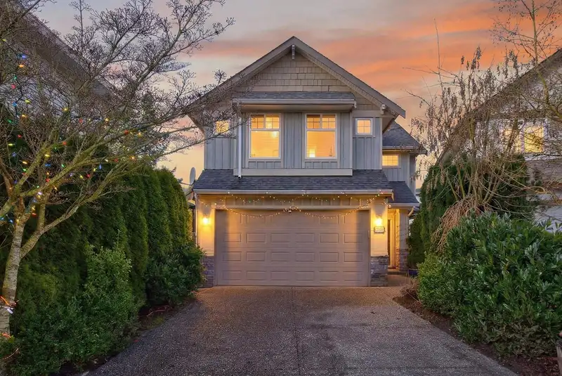 2363 157A STREET - photo 1 of 37