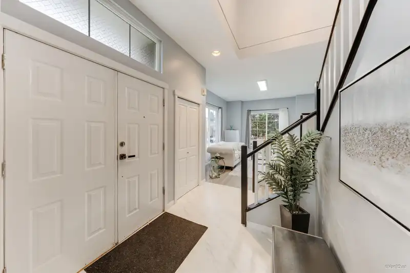 15649 ROSEMARY HEIGHTS CRESCENT - photo 3 of 40