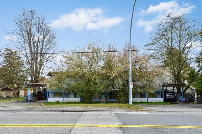 2058-2060 156 STREET - photo 1 of 26