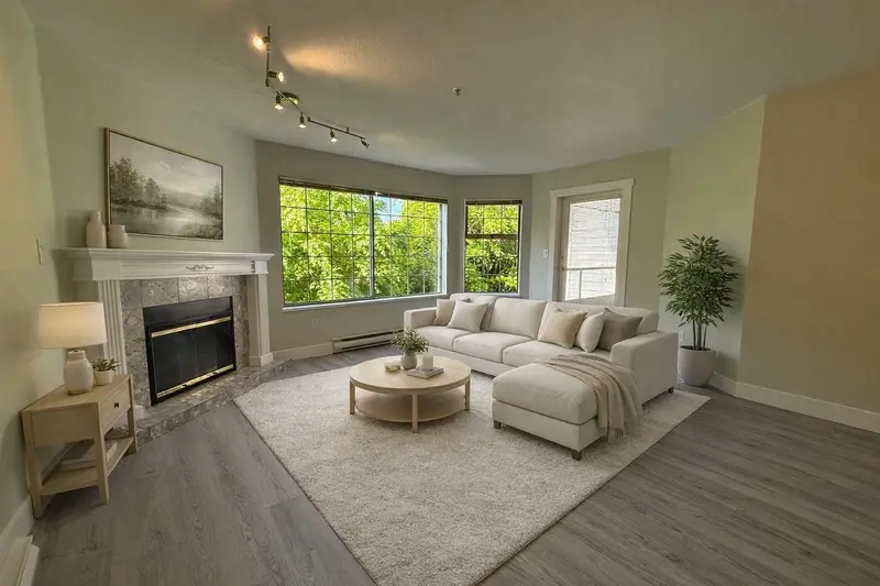 206 1955 SUFFOLK AVENUE - photo 1 of 17