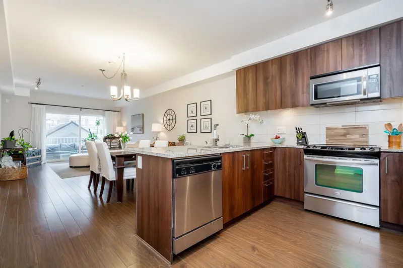 309 6460 194 STREET - photo 3 of 25