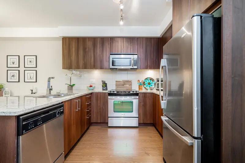 309 6460 194 STREET - photo 4 of 25