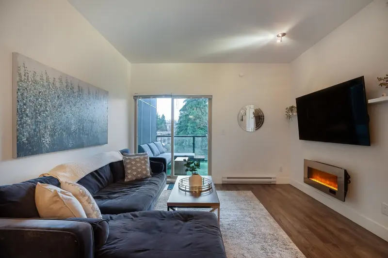 405 2436 KELLY AVENUE - photo 2 of 25