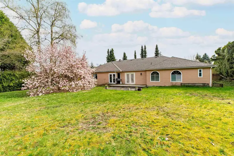 2875 COUNTRY WOODS DRIVE - photo 3 of 23