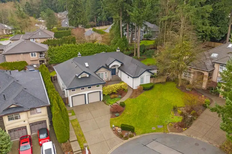 2836 140A STREET - photo 2 of 39