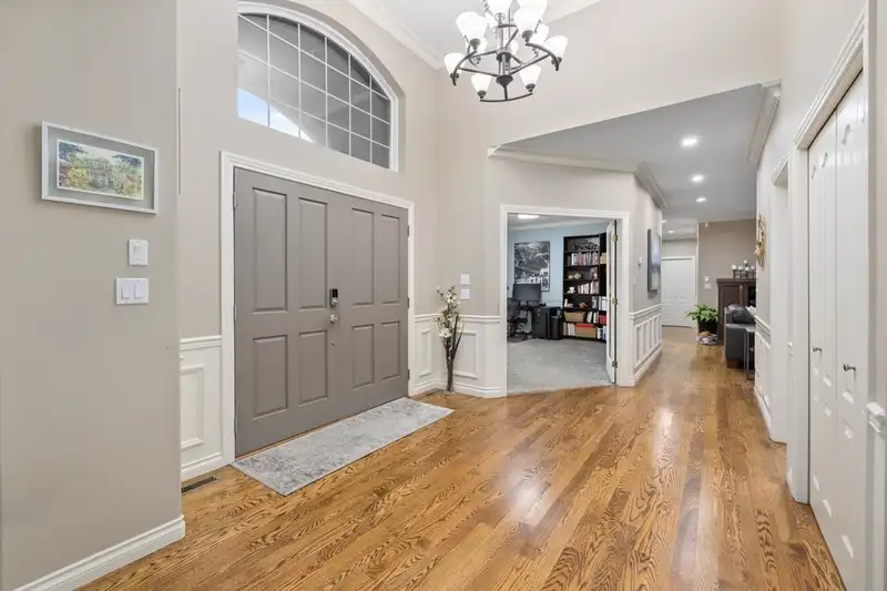 2836 140A STREET - photo 4 of 39
