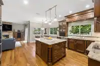 2836 140A STREET - thumbnail 9
