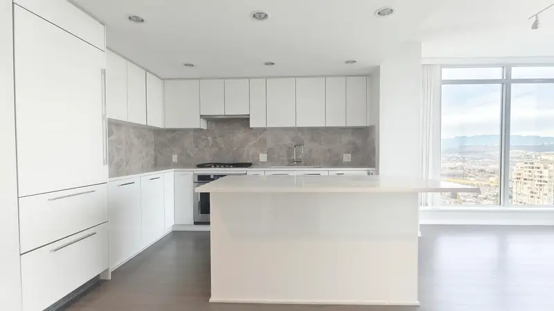 2906 6700 DUNBLANE AVENUE - photo 1 of 22