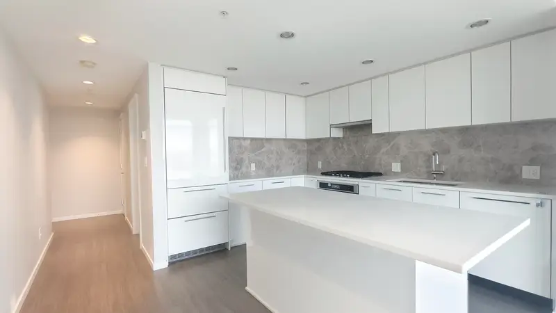 2906 6700 DUNBLANE AVENUE - photo 3 of 22