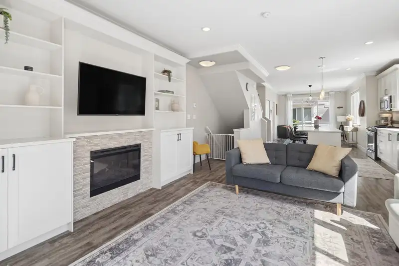 32 3039 156 STREET - photo 2 of 25